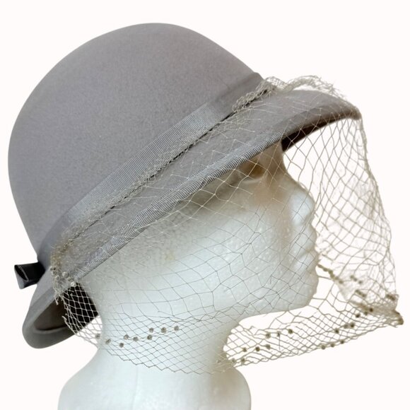 Canadian Wool Cloche Hat with Veil Gray Felt Vintage Millinery Retro 1940s Style - Picture 3 of 16